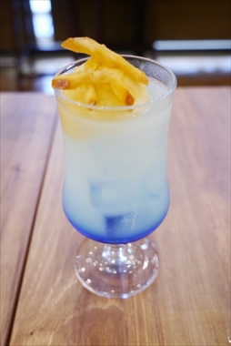 画像ギャラリー No.030のサムネイル画像 / カプコンカフェ×「十三機兵防衛圏」コラボは9月24日にスタート。焼きそばパンやハンバーグプレートなどが振る舞われた試食会をレポート