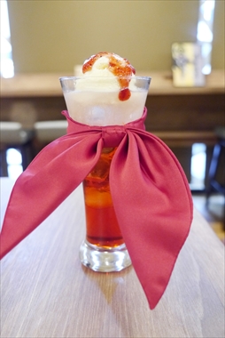 画像ギャラリー No.032のサムネイル画像 / カプコンカフェ×「十三機兵防衛圏」コラボは9月24日にスタート。焼きそばパンやハンバーグプレートなどが振る舞われた試食会をレポート