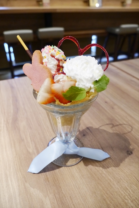 画像ギャラリー No.041のサムネイル画像 / カプコンカフェ×「十三機兵防衛圏」コラボは9月24日にスタート。焼きそばパンやハンバーグプレートなどが振る舞われた試食会をレポート