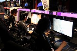 画像ギャラリー No.002のサムネイル画像 / 「Devil's Third Online」の先行体験会が開催。「格闘シューター」というジャンルがもたらす新たな対戦の駆け引きを体験してきた