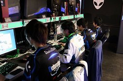 画像ギャラリー No.003のサムネイル画像 / 「Devil's Third Online」の先行体験会が開催。「格闘シューター」というジャンルがもたらす新たな対戦の駆け引きを体験してきた