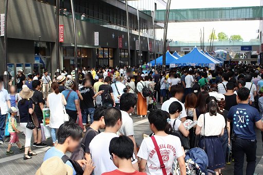 画像ギャラリー No.001のサムネイル画像 / 「ドラゴンクエストXI カウントダウンカーニバル」最後のスペシャルステージをレポート。ストーリーに絡む最新PVや,発売直前のコラボニュースが発表