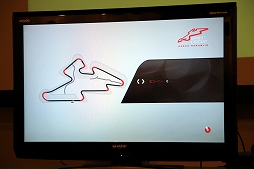 画像ギャラリー No.017のサムネイル画像 / 「MotoGP 15」のメディアブリーフィングが開催。元MotoGPレーシングライダーの中野真矢さんが,現役時代のデータでプレイを披露