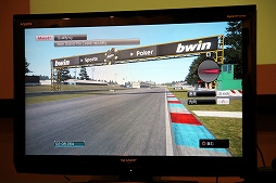 画像ギャラリー No.019のサムネイル画像 / 「MotoGP 15」のメディアブリーフィングが開催。元MotoGPレーシングライダーの中野真矢さんが,現役時代のデータでプレイを披露