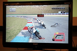 画像ギャラリー No.023のサムネイル画像 / 「MotoGP 15」のメディアブリーフィングが開催。元MotoGPレーシングライダーの中野真矢さんが,現役時代のデータでプレイを披露