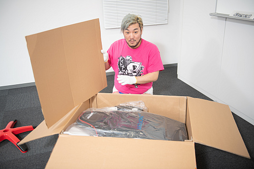 画像ギャラリー No.004のサムネイル画像 / 【PR】老舗“ゲーミングチェア”メーカーAKRacingのハイエンドモデル“Pro-X”。「お手軽に組み立てられる」は本当なのか,男色ディーノが組み立てヒヒョー