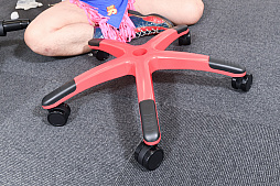 画像ギャラリー No.022のサムネイル画像 / 【PR】老舗“ゲーミングチェア”メーカーAKRacingのハイエンドモデル“Pro-X”。「お手軽に組み立てられる」は本当なのか,男色ディーノが組み立てヒヒョー