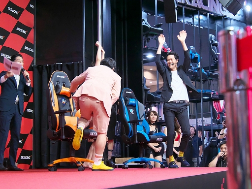 ꡼ No.010 | TGS 2019ϡߤRacing in TGS ɥ餱ΥԥåפǤAKRacingפΰŪʰ괶