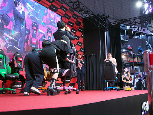 ꡼ No.011 | TGS 2019ϡߤRacing in TGS ɥ餱ΥԥåפǤAKRacingפΰŪʰ괶