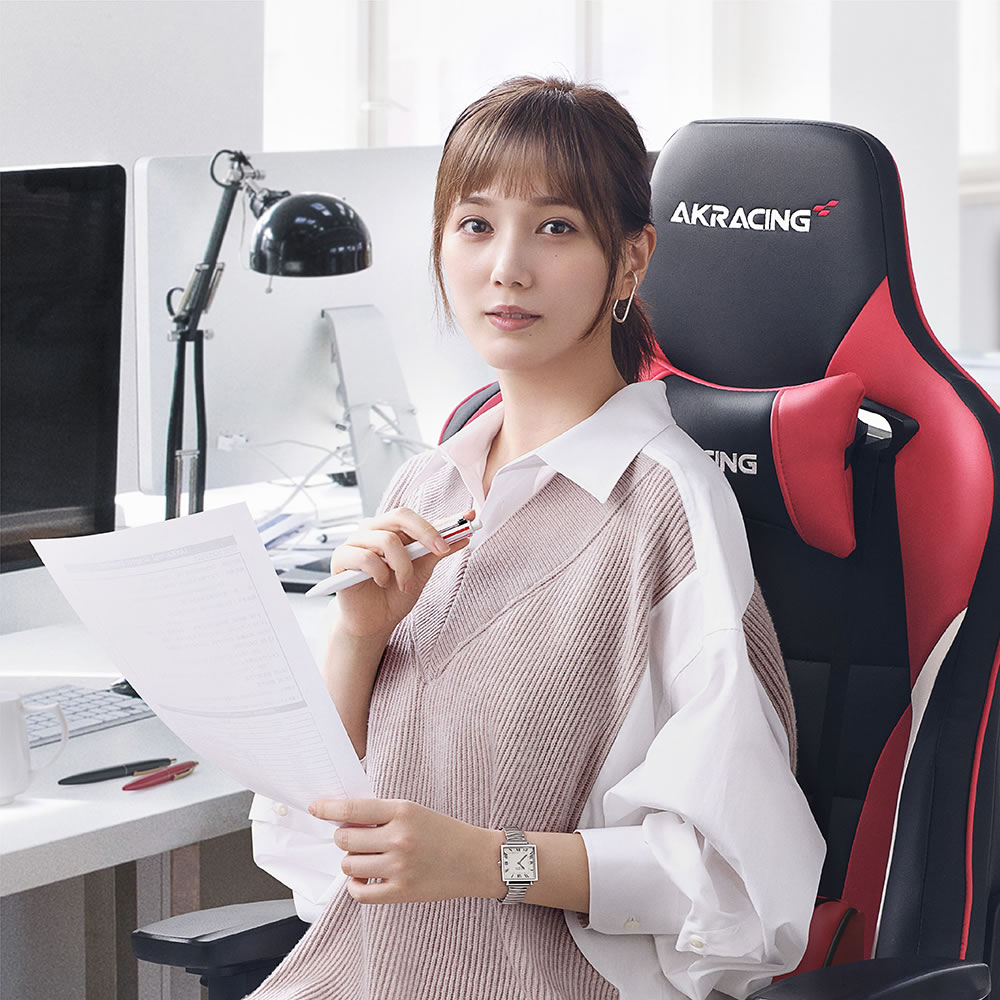 画像集 002 Akracing製チェアのイメージキャラクターに本田 翼さんが就任