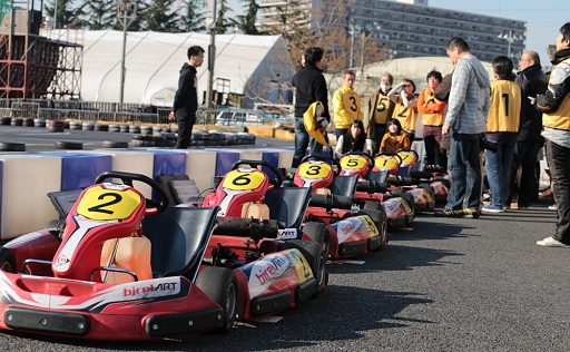 画像ギャラリー No.003のサムネイル画像 / 「レーシング娘。」R娘杯,メディア対抗カートレース大会開催,想像以上にガチな展開となったレース結果はいかに?