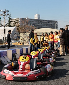 画像ギャラリー No.007のサムネイル画像 / 「レーシング娘。」R娘杯,メディア対抗カートレース大会開催,想像以上にガチな展開となったレース結果はいかに?