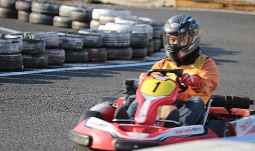 画像ギャラリー No.009のサムネイル画像 / 「レーシング娘。」R娘杯,メディア対抗カートレース大会開催,想像以上にガチな展開となったレース結果はいかに?