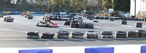 画像ギャラリー No.013のサムネイル画像 / 「レーシング娘。」R娘杯,メディア対抗カートレース大会開催,想像以上にガチな展開となったレース結果はいかに?