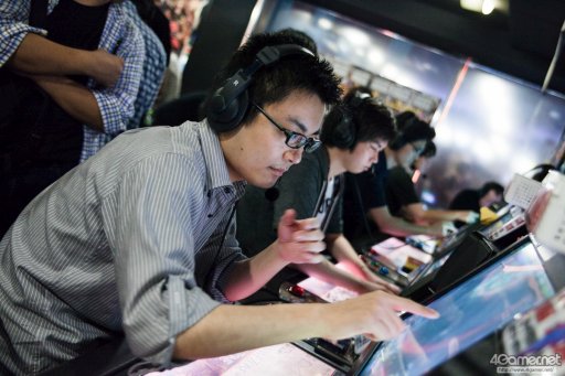 画像ギャラリー No.008のサムネイル画像 / 「LORD of VERMILION Re:3」全国大会への切符をかけた「OVER the LORD」東京予選フォトレポート。優勝は「YYT+カニ」チームの手に