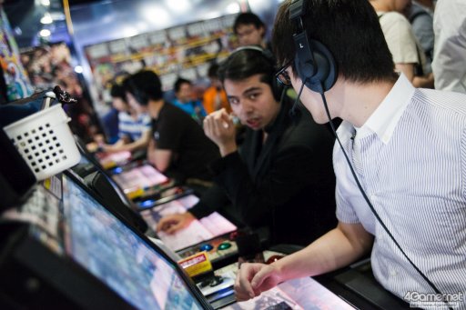 画像ギャラリー No.011のサムネイル画像 / 「LORD of VERMILION Re:3」全国大会への切符をかけた「OVER the LORD」東京予選フォトレポート。優勝は「YYT+カニ」チームの手に