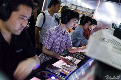 画像ギャラリー No.012のサムネイル画像 / 「LORD of VERMILION Re:3」全国大会への切符をかけた「OVER the LORD」東京予選フォトレポート。優勝は「YYT+カニ」チームの手に