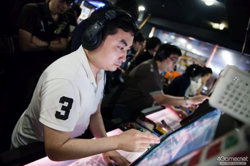 画像ギャラリー No.016のサムネイル画像 / 「LORD of VERMILION Re:3」全国大会への切符をかけた「OVER the LORD」東京予選フォトレポート。優勝は「YYT+カニ」チームの手に