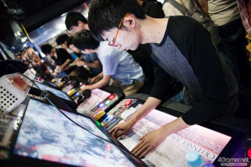 画像ギャラリー No.017のサムネイル画像 / 「LORD of VERMILION Re:3」全国大会への切符をかけた「OVER the LORD」東京予選フォトレポート。優勝は「YYT+カニ」チームの手に