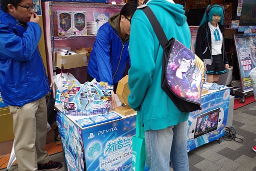 画像ギャラリー No.003のサムネイル画像 / 「初音ミク -Project DIVA- X」の発売記念イベントが開催。林 誠司氏&大坪鉄弥氏への合同インタビューと合わせてレポート