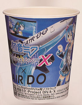 画像ギャラリー No.004のサムネイル画像 / 「初音ミク -Project DIVA- X」,AIR DOとのコラボ開始。オーディオプログラムなどに初音ミク関連の機内サービスが登場