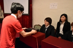 画像ギャラリー No.011のサムネイル画像 / アニメ「逆転裁判」のリアル脱出ゲーム“霊媒村殺人事件”を先行体験。謎解きに頭を悩ませた60分間をレポート