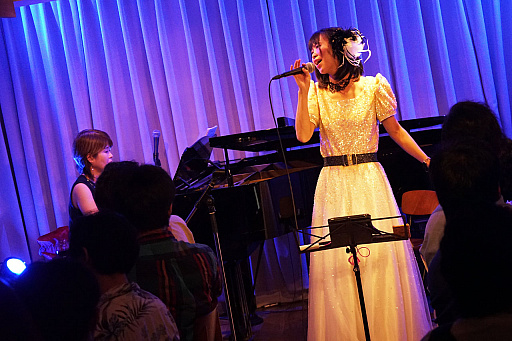 画像ギャラリー No.003のサムネイル画像 / 小寺可南子さん&谷岡久美さんによるアコースティックイベントをレポート。あのRPGのテーマソングなどが“ちょっと大人”に演じられた