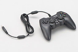 画像ギャラリー No.009のサムネイル画像 / HORIのPC用ゲームパッド「EDGE 301」は,「Xbox 360 Controller」を置き換える新標準になれるか
