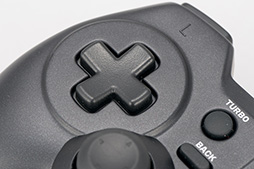 画像集 No.012のサムネイル画像 / HORIのPC用ゲームパッド「EDGE 301」は，「Xbox 360 Controller」を置き換える新標準になれるか