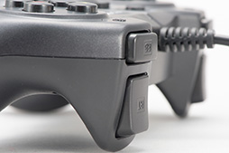 画像集 No.016のサムネイル画像 / HORIのPC用ゲームパッド「EDGE 301」は，「Xbox 360 Controller」を置き換える新標準になれるか