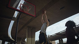 画像ギャラリー No.002のサムネイル画像 / 「ポケモンGO」のトレーナーバトルにフォーカスしたCMがWebで先行公開に。伝説レイドバトルには,かこうポケモンの「ヒードラン」が登場