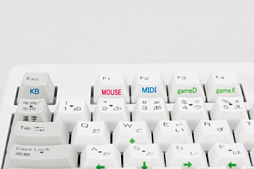 画像ギャラリー No.020のサムネイル画像 / アナログ入力に対応するREALFORCEキーボードの試作機を,4Gamerライター陣がよってたかってテストしてみた