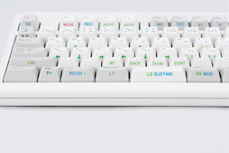 画像ギャラリー No.046のサムネイル画像 / アナログ入力に対応するREALFORCEキーボードの試作機を,4Gamerライター陣がよってたかってテストしてみた