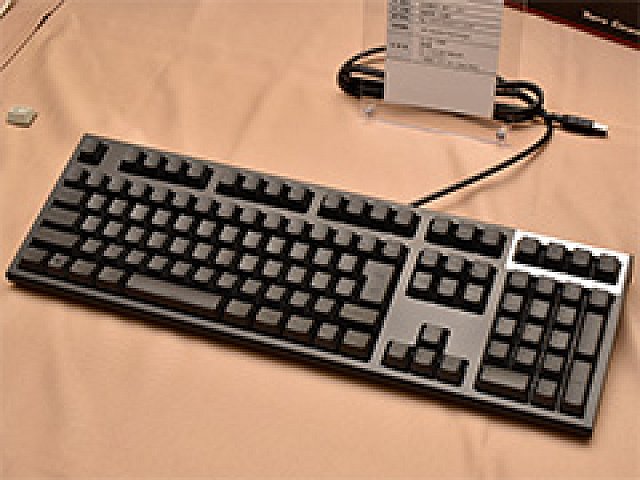 東プレ,16年ぶりのREALFORCE第2世代モデルを発表。アク