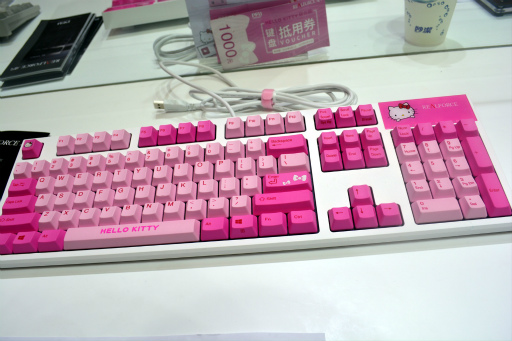 Cj19 東プレがコラボ仕様の Realforce を出展 まさかの ハローキティ デザインに Cj19 東プレがコラボ仕様の Realforce を出展 まさかの ハローキティ デザインに