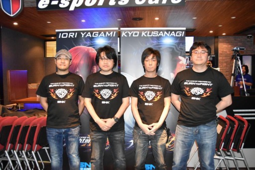 画像ギャラリー No.059のサムネイル画像 / 「THE KING OF FIGHTERS XIV」ストーリーの鍵を握るのは中国チームの「シュンエイ」。石澤英敏氏も登場したプレス発表会の模様をレポート