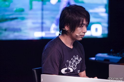 画像ギャラリー No.009のサムネイル画像 / sako選手のダイナソーが,Justin選手の庵が大暴れ。4人の有名プレイヤーによって争われた「KOF XIV DREAM MATCH」フォトレポート。優勝はGO1選手の手に