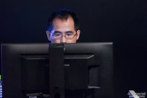 画像ギャラリー No.015のサムネイル画像 / sako選手のダイナソーが,Justin選手の庵が大暴れ。4人の有名プレイヤーによって争われた「KOF XIV DREAM MATCH」フォトレポート。優勝はGO1選手の手に