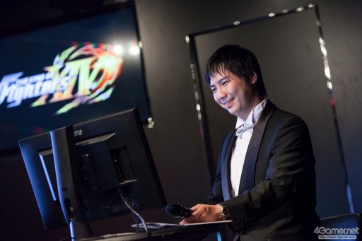 画像ギャラリー No.021のサムネイル画像 / sako選手のダイナソーが,Justin選手の庵が大暴れ。4人の有名プレイヤーによって争われた「KOF XIV DREAM MATCH」フォトレポート。優勝はGO1選手の手に