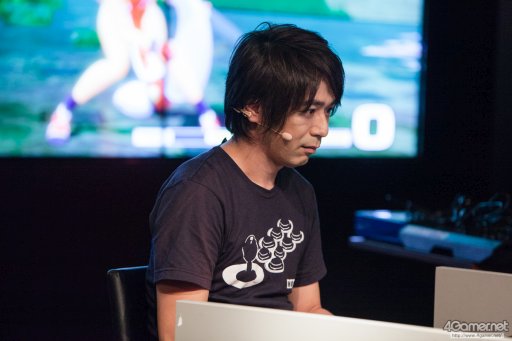 画像ギャラリー No.026のサムネイル画像 / sako選手のダイナソーが,Justin選手の庵が大暴れ。4人の有名プレイヤーによって争われた「KOF XIV DREAM MATCH」フォトレポート。優勝はGO1選手の手に