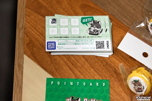 画像ギャラリー No.003のサムネイル画像 / ガチ勢からコスプレイヤーまで,幅広いKOFファンが集まった「THE KING OF FESTIVAL 2016」フォトレポート。トーナメント優勝はM´選手