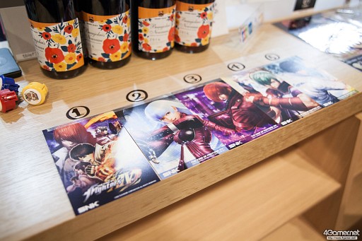 画像ギャラリー No.011のサムネイル画像 / ガチ勢からコスプレイヤーまで,幅広いKOFファンが集まった「THE KING OF FESTIVAL 2016」フォトレポート。トーナメント優勝はM´選手