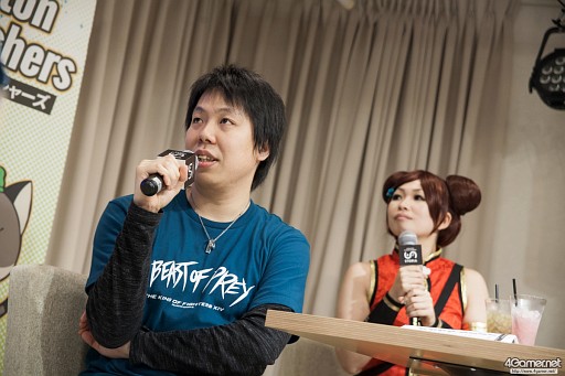 画像ギャラリー No.025のサムネイル画像 / ガチ勢からコスプレイヤーまで,幅広いKOFファンが集まった「THE KING OF FESTIVAL 2016」フォトレポート。トーナメント優勝はM´選手