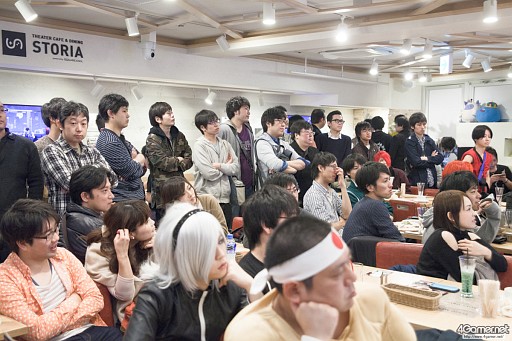 画像ギャラリー No.026のサムネイル画像 / ガチ勢からコスプレイヤーまで,幅広いKOFファンが集まった「THE KING OF FESTIVAL 2016」フォトレポート。トーナメント優勝はM´選手