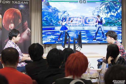 画像ギャラリー No.029のサムネイル画像 / ガチ勢からコスプレイヤーまで,幅広いKOFファンが集まった「THE KING OF FESTIVAL 2016」フォトレポート。トーナメント優勝はM´選手