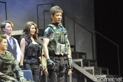 ���������꡼ No.003�Υ���ͥ������ / ��BIOHAZARD THE STAGE�פ����氧�������ͥץ����ݡ��ȡ����йֻդȤ��ƶ��Ť�Ω�ĥ�٥å��λѤ�����