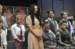 ���������꡼ No.004�Υ���ͥ������ / ��BIOHAZARD THE STAGE�פ����氧�������ͥץ����ݡ��ȡ����йֻդȤ��ƶ��Ť�Ω�ĥ�٥å��λѤ�����