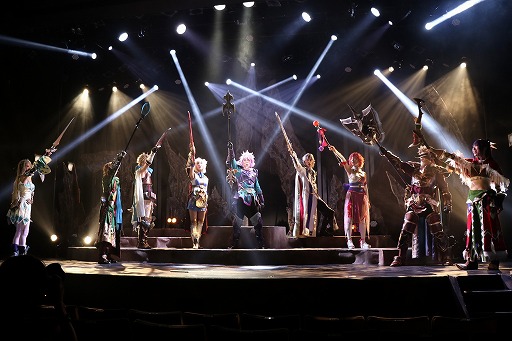 画像ギャラリー No.002のサムネイル画像 / ナマで鑑賞する殺陣の迫力に圧倒。「誰ガ為のアルケミスト」の「舞台版『聖石の追憶』〜闇ヲ見つめる者〜」公演レポート