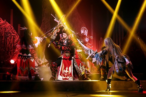 画像ギャラリー No.011のサムネイル画像 / ナマで鑑賞する殺陣の迫力に圧倒。「誰ガ為のアルケミスト」の「舞台版『聖石の追憶』〜闇ヲ見つめる者〜」公演レポート