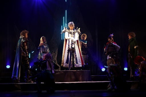 画像ギャラリー No.015のサムネイル画像 / ナマで鑑賞する殺陣の迫力に圧倒。「誰ガ為のアルケミスト」の「舞台版『聖石の追憶』〜闇ヲ見つめる者〜」公演レポート